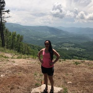 Meet your Posher, Lauren